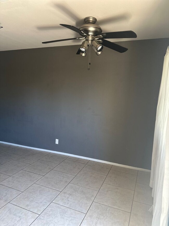 Foto del edificio - Discover this Charming 2-Bedroom - Tempe -...