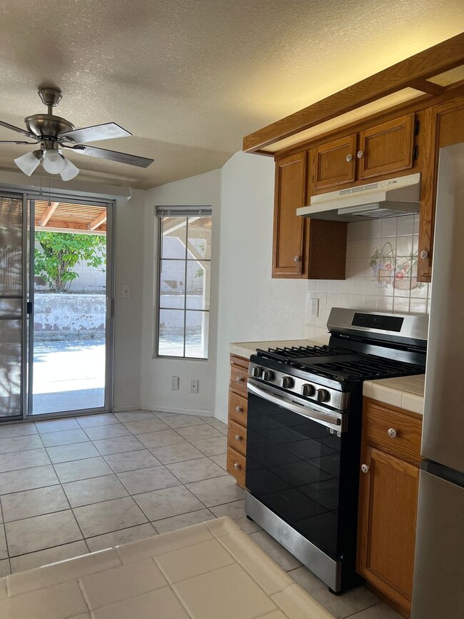 Building Photo - Cute*Clean*Single Story Home