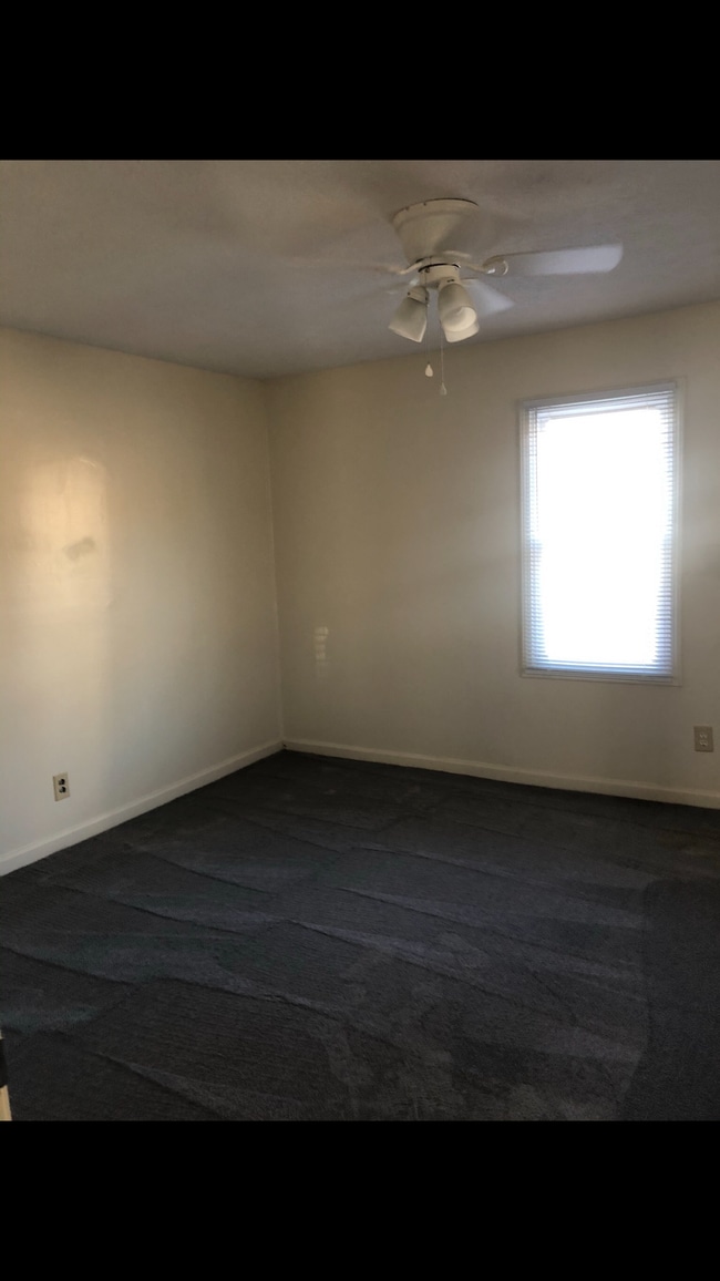 Building Photo - 705 Moss Ln