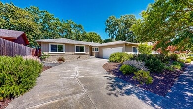 Building Photo - 2146 Rivera Dr