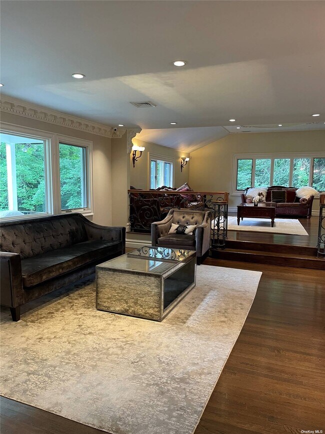 Foto del edificio - 8 Gay Dr