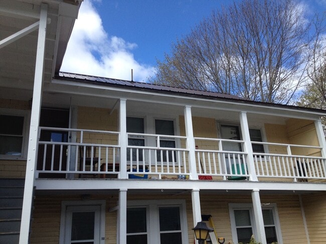 Building Photo - Paluska