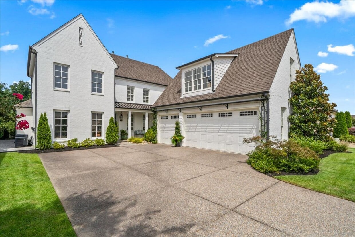 Unfurnished Luxury Home in Germantown with Lake Views & Wildlife - Unfurnished Luxury Home in Germantown with Lake Views & Wildlife