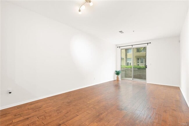 Foto del edificio - 6400 Crescent Park E