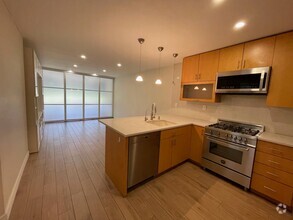 Building Photo - 330 E 38th St