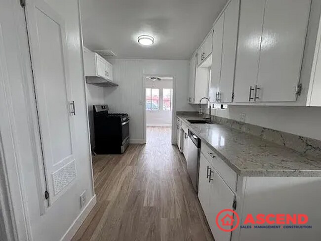 Foto del edificio - Charming 3-Bedroom Home with Gardener & Pest Control Included – Small Pets Welcome