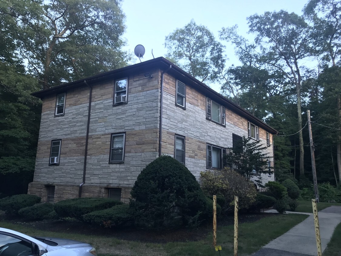 Primary Photo - 46 Nelson Dr