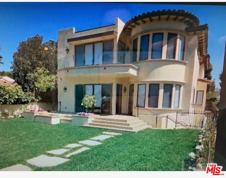 Foto principal - 1126 Yale St