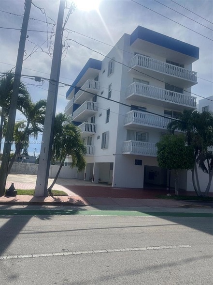 Photo - 8530 Byron Avenue Unit 402 Apartment