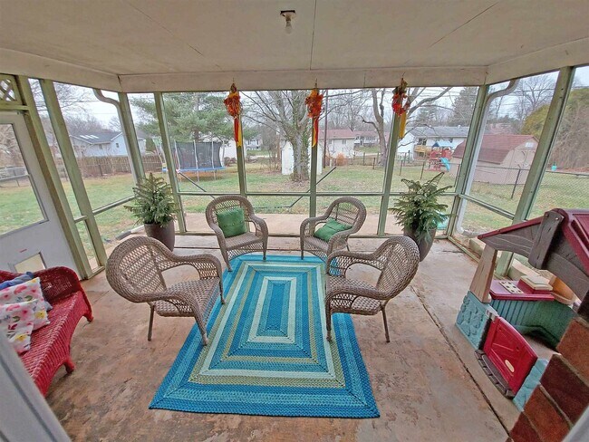 Building Photo - 3522 S Roxbury Cir