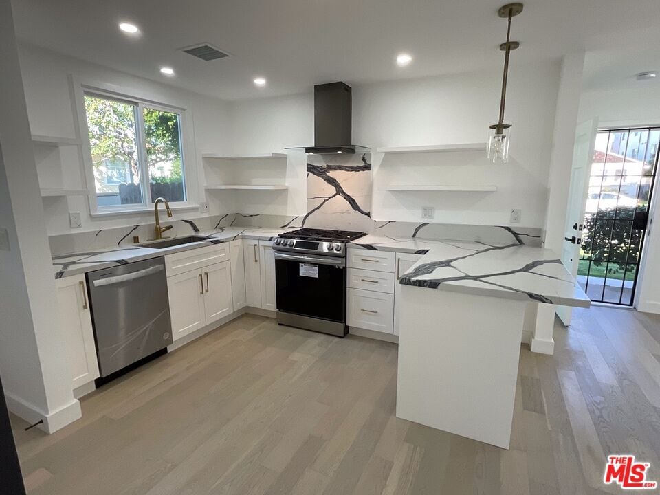 Primary Photo - 2051 Colby Ave
