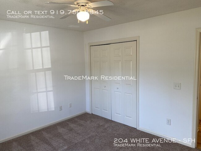Building Photo - 204 White Ave