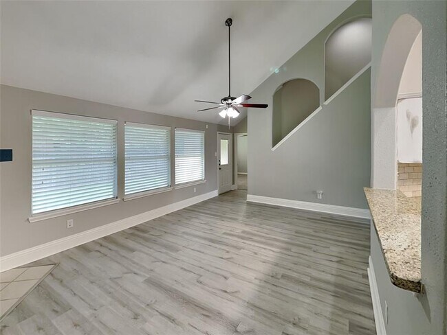 Foto del edificio - 18452 Sunrise Oaks Ct