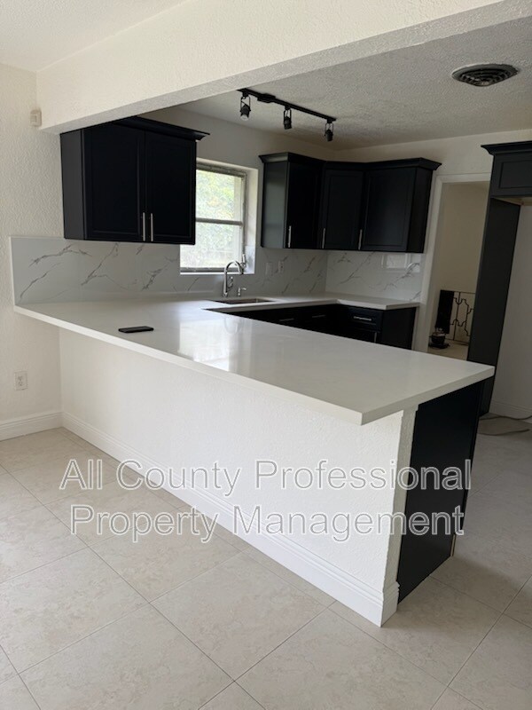 Foto del edificio - 17345 NW 18th Ave