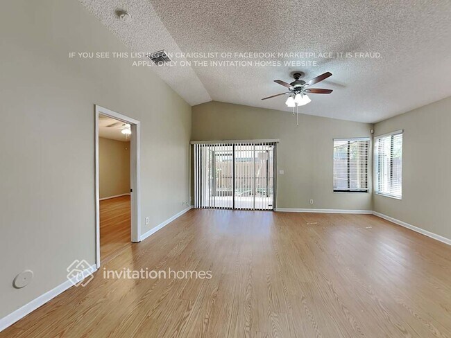 Foto del edificio - 1930 NW 39th Ave