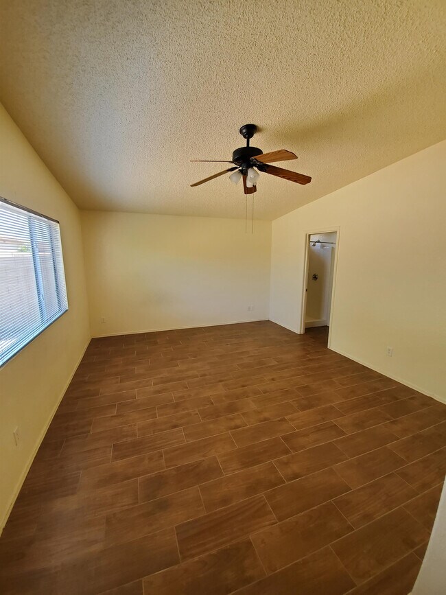 Foto del edificio - 3428 W Courtney Crossing Ln