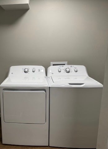 Building Photo - The LUX off Linden