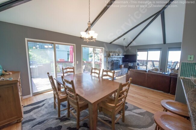 Foto del edificio - 993 Arrow Wood Dr