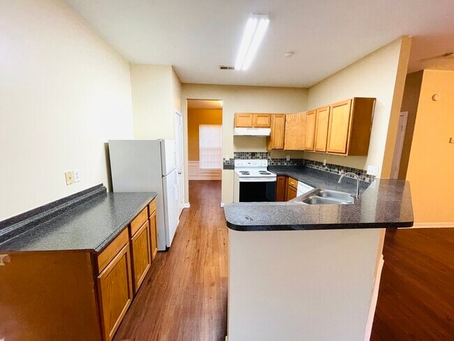 Building Photo - 5622 Wallace Cabin Dr
