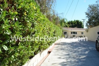 Primary Photo - 4930 Bluebell Ave