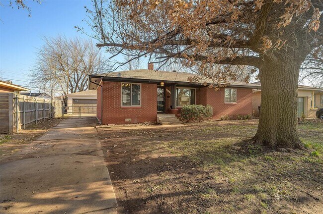 Foto del edificio - 2312 N Warren Ave