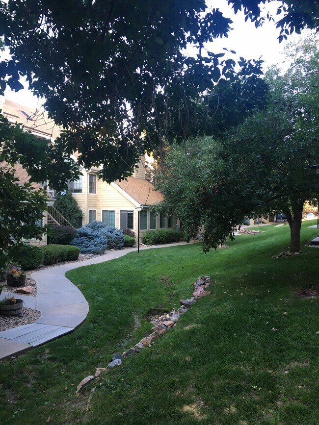 On a beautiful greenbelt - 4862 E Kentucky Ave