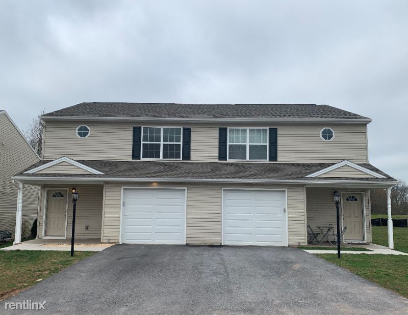 Primary Photo - 3 br, 2.5 bath Townhome - 55 Robinson Drive