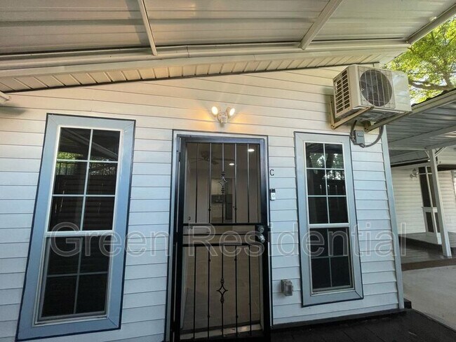 Foto del edificio - 7410 Ilex St