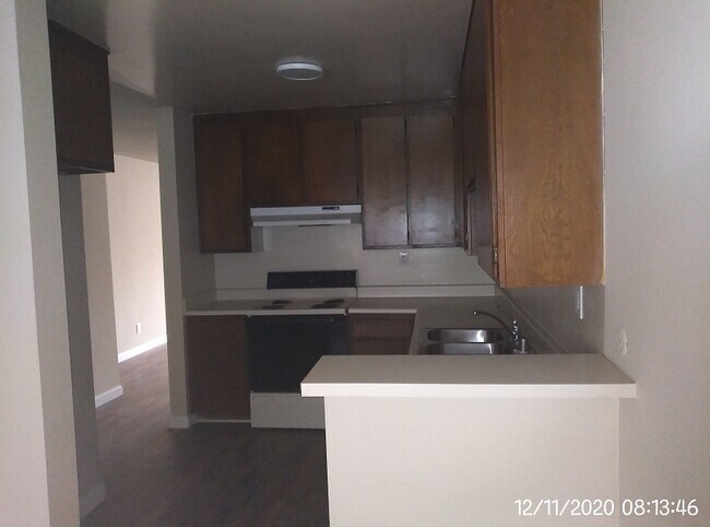 Building Photo - 4450 Overland Ave