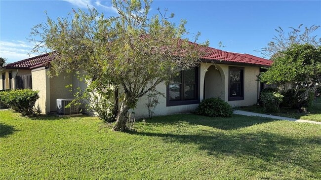 Building Photo - 555 Hunter Cir