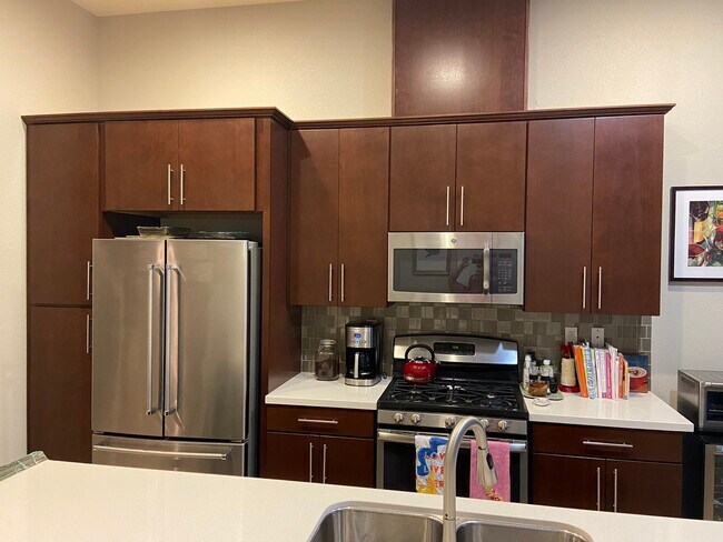 Foto del edificio - 1601 3rd Avenue, Unit 204