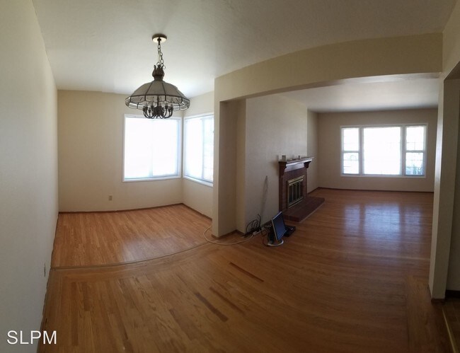 Foto del edificio - 3 br, 2 bath House - 985 Dillo St