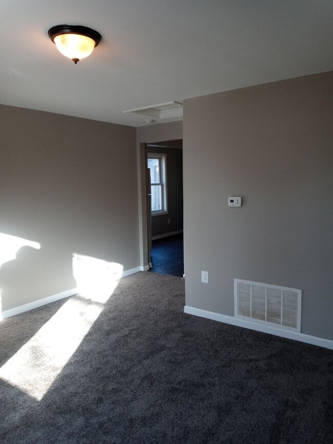 Foto del edificio - 1336 S 63rd St - Duplex