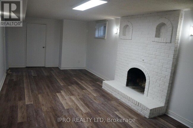 Building Photo - 7 Mallard Crescent