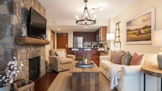 Building Photo - 11881 Jefferson Blvd