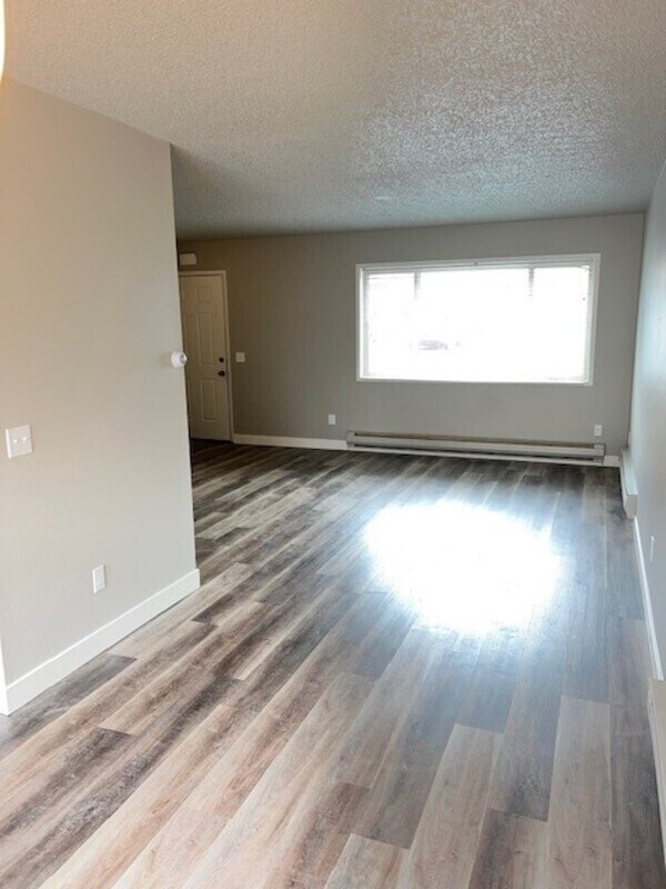 Foto del edificio - 3437 Redwood Ave