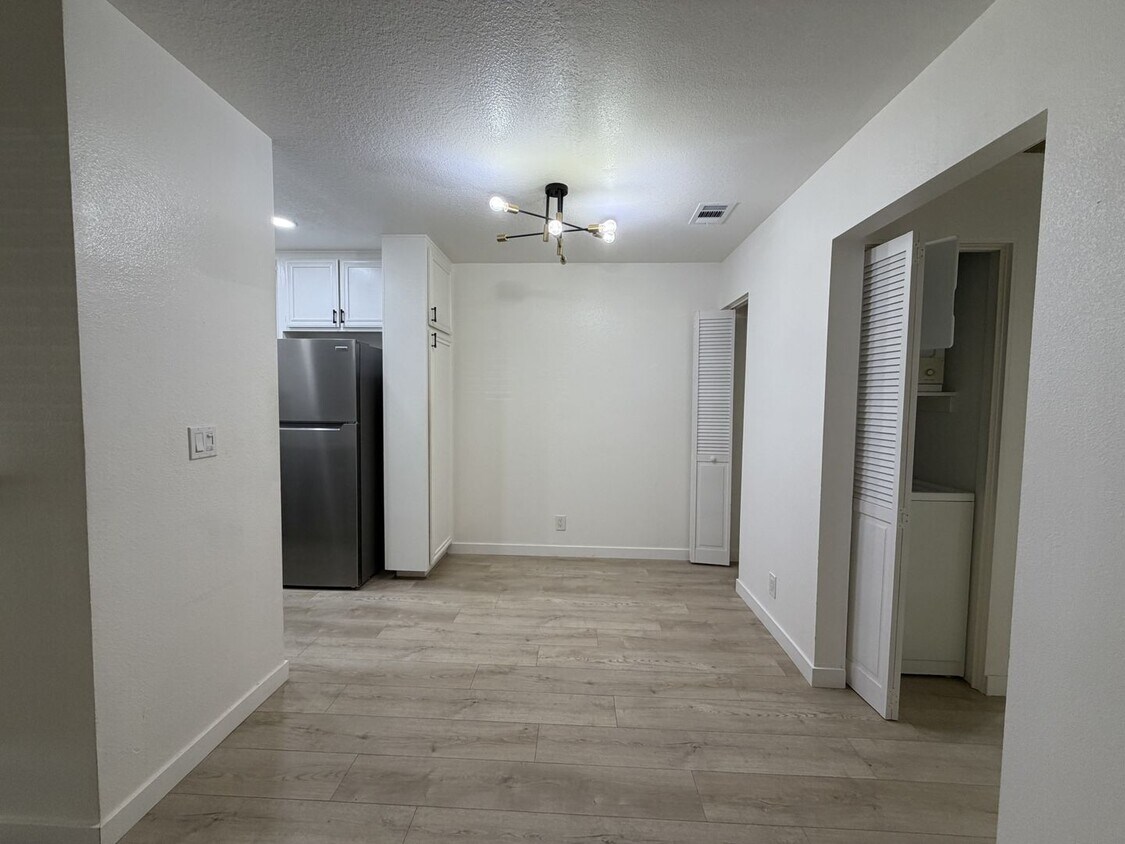 Building Photo - 47 Gaviota
