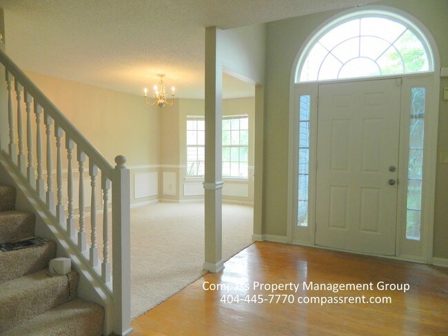 Building Photo - 3543 Oakshire Way SE