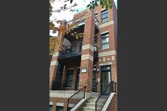 Building Photo - 2334 N Greenview Ave