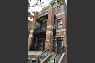 Building Photo - 2334 N Greenview Ave