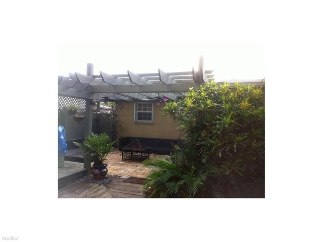 Building Photo - 2 br, 1 bath House - 2239 Thomas St