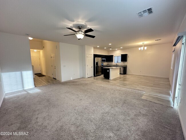 Foto del edificio - 6257 W Yew Pine Way
