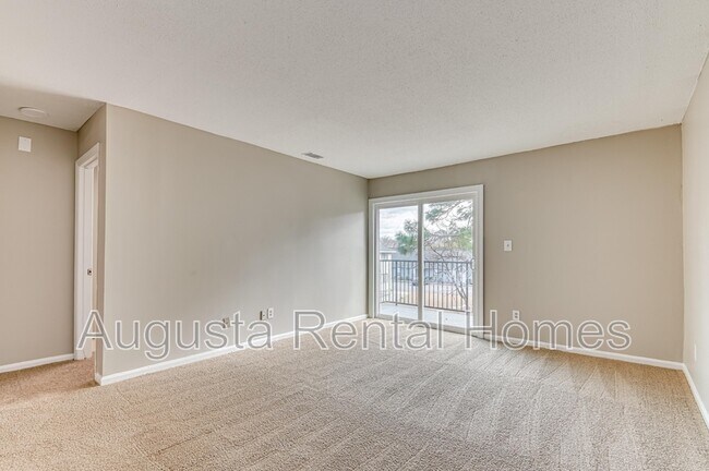 Building Photo - 2818 Thomas Ln