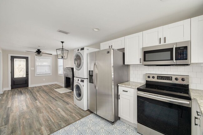 Foto del edificio - 106 W Haya St