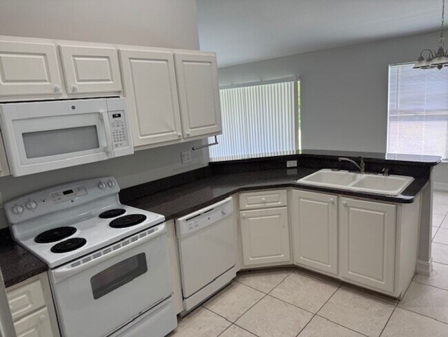 Foto del edificio - 1401 SW 1st Pl