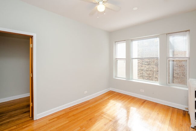 Building Photo - 439 E Oakwood Blvd