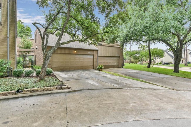 Building Photo - 11553 Riverview Dr