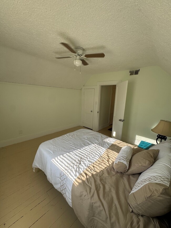 Photo - 1534 Eddington Rd (East Cleveland, OH) Apartment