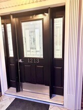 Building Photo - 1213 E Broadway