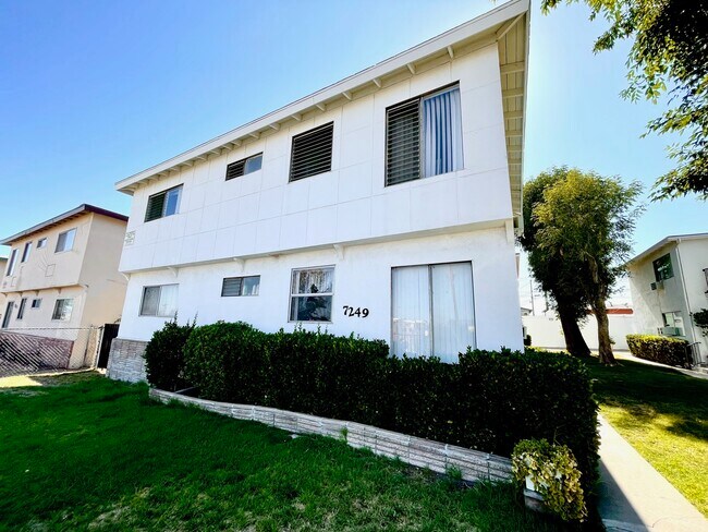Building Photo - 7249 Bakman Ave